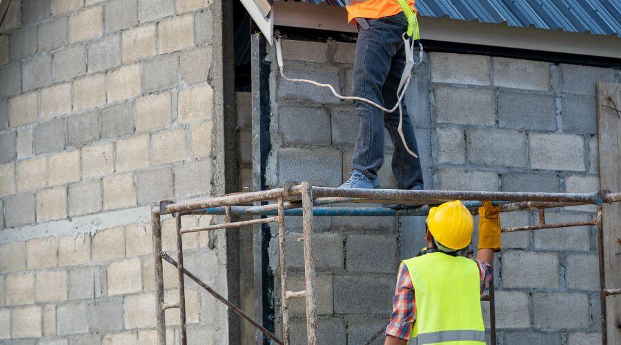 Professional residential roofers in De Mossville, KY